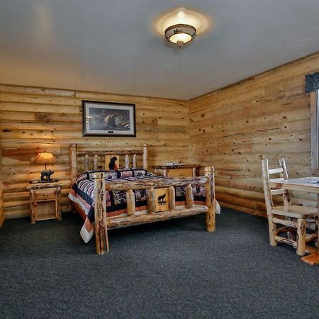 Wolf Den Log Cabin Motel And Rv Park Thayne Exteriér fotografie