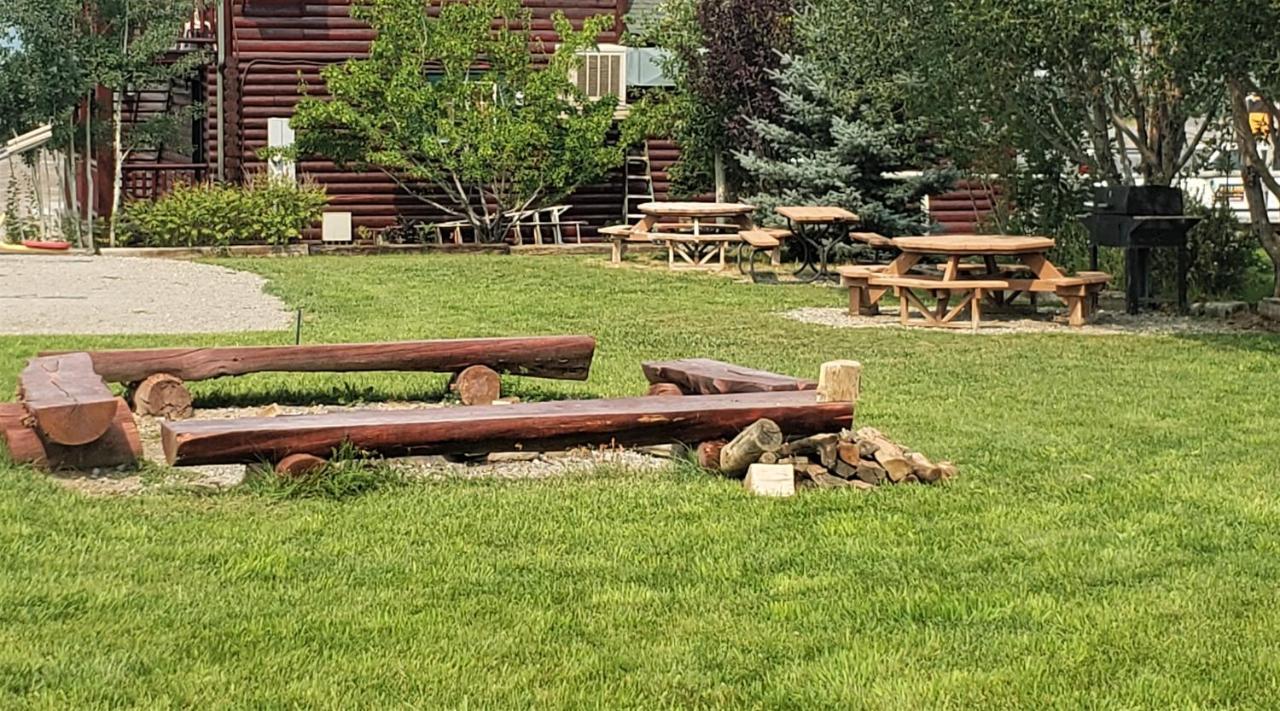 Wolf Den Log Cabin Motel And Rv Park Thayne Exteriér fotografie