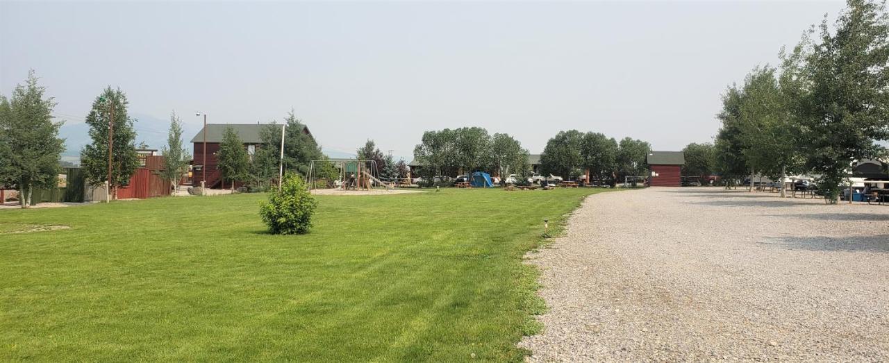 Wolf Den Log Cabin Motel And Rv Park Thayne Exteriér fotografie