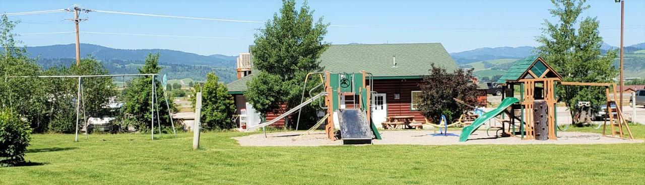 Wolf Den Log Cabin Motel And Rv Park Thayne Exteriér fotografie